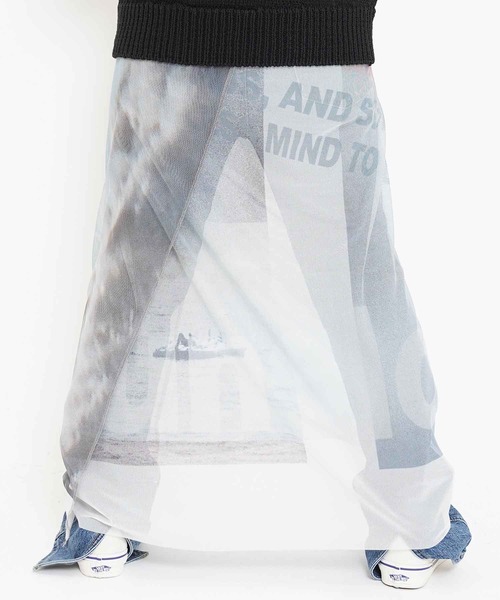 TheOpen Product（ザオープンプロダクト）の「THE OPEN PRODUCT PRINTED MAXI WRAP SKIRT GTO212SK007（スカート・レディース・グレー・1）」の10枚目の写真