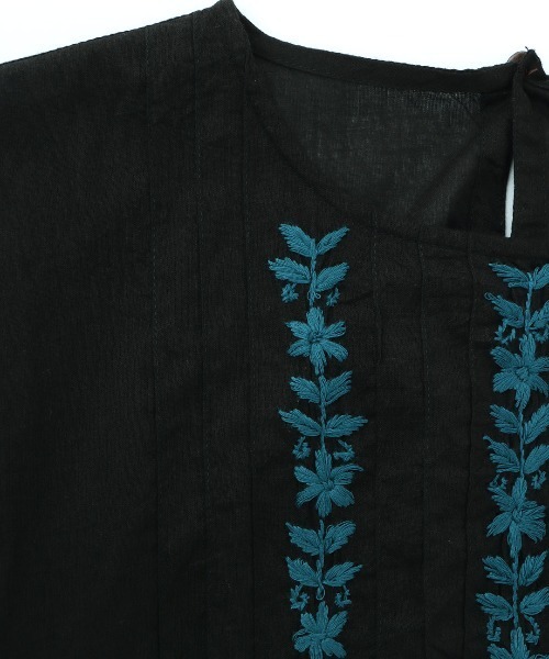 チチカカ(チチカカ)の「フロルハンド刺繍ワンピース(ワンピース・レディース・ブラック/ホワイト/レッド・FREE)」の18枚目の写真