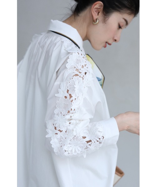 cawaii（カワイイ）の「肩から流れ咲くレリーフレースのロングシャツワンピース（ワンピース・レディース・ホワイト・FREE）」の15枚目の写真