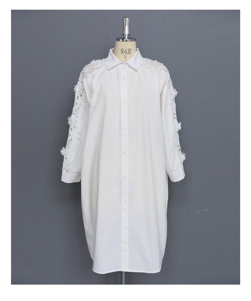 cawaii（カワイイ）の「肩から流れ咲くレリーフレースのロングシャツワンピース（ワンピース・レディース・ホワイト・FREE）」の16枚目の写真