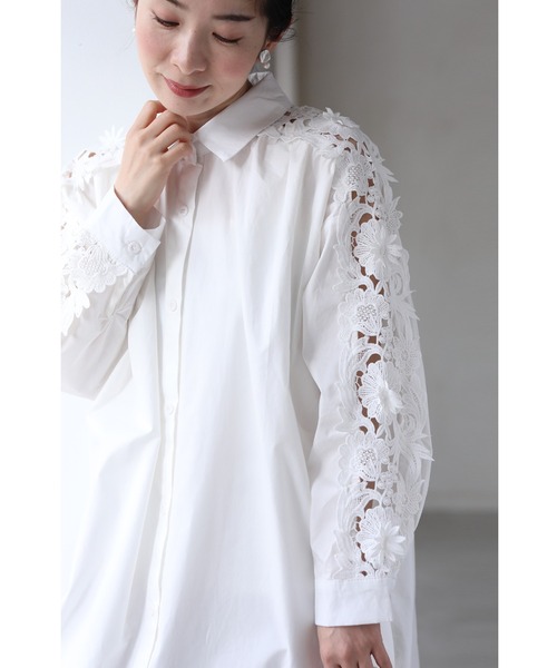 cawaii（カワイイ）の「肩から流れ咲くレリーフレースのロングシャツワンピース（ワンピース・レディース・ホワイト・FREE）」の21枚目の写真