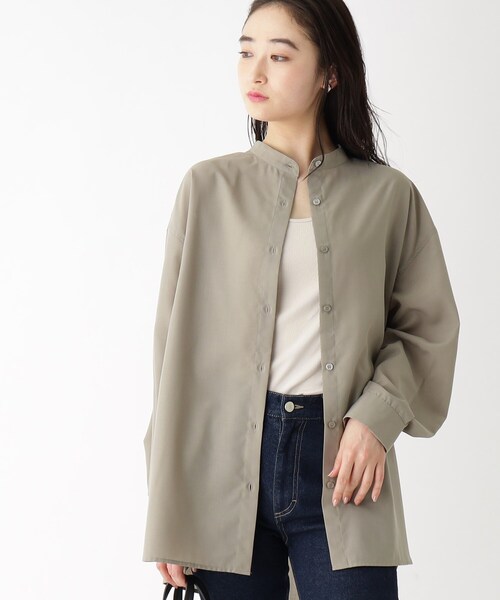 OPAQUE.CLIP（オペークドットクリップ）の「◆リラクシーバンドカラーシャツ【洗濯機洗い可】（シャツ/ブラウス・レディース・オフホワイト/ライトブルー/カーキ/チャコールグレー・38/40）」の3枚目の写真