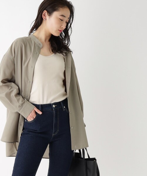 OPAQUE.CLIP（オペークドットクリップ）の「◆リラクシーバンドカラーシャツ【洗濯機洗い可】（シャツ/ブラウス・レディース・オフホワイト/ライトブルー/カーキ/チャコールグレー・38/40）」の10枚目の写真