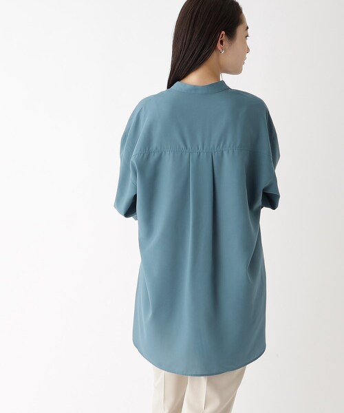 OPAQUE.CLIP（オペークドットクリップ）の「◆リラクシーバンドカラーシャツ【洗濯機洗い可】（シャツ/ブラウス・レディース・オフホワイト/ライトブルー/カーキ/チャコールグレー・38/40）」の15枚目の写真