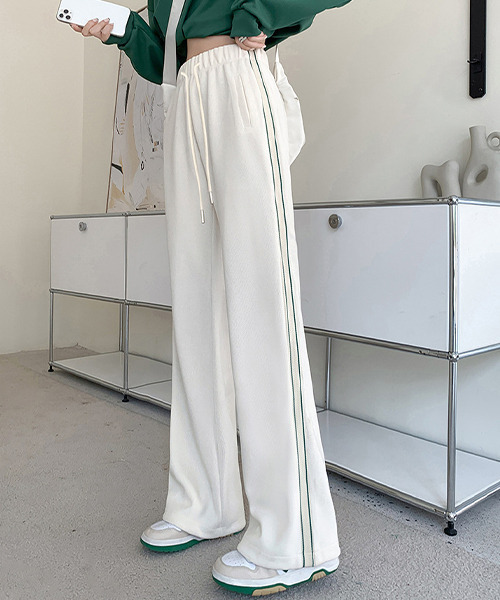 c.u.l（シーユーエル）の「カラーライン リブトラックパンツ culw479（その他パンツ・レディース・ブラック/ホワイト・FREE）」の2枚目の写真