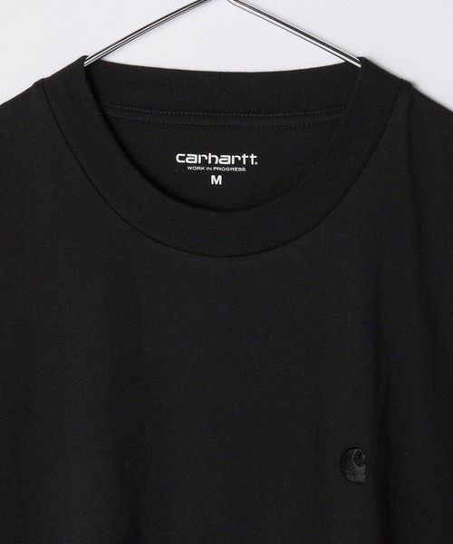 Carhartt WIP(カーハートダブリューアイピー)の「CARHARTT WIP S/S CHASE T-SHIRTSカーハート ワークインプログレス ワンポイント Tシャツ(Tシャツ/カットソー・レディース・ブラック/ベージュ・LARGE/MEDIUM/SMALL/X-SMALL)」の4枚目の写真
