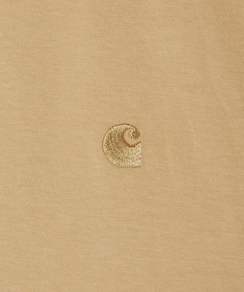 Carhartt WIP(カーハートダブリューアイピー)の「CARHARTT WIP S/S CHASE T-SHIRTSカーハート ワークインプログレス ワンポイント Tシャツ(Tシャツ/カットソー・レディース・ブラック/ベージュ・LARGE/MEDIUM/SMALL/X-SMALL)」の8枚目の写真