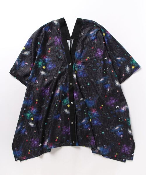 【かるる】4点 ScoLar（スカラー）の「132695：宇宙柄 レース切替ポンチョカーデ