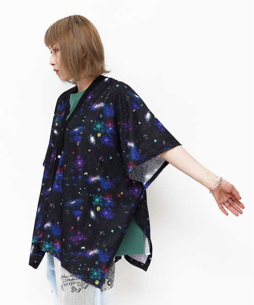 ScoLar（スカラー）の「132695：宇宙柄 レース切替ポンチョ
