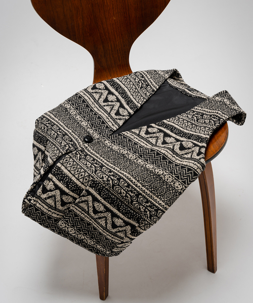 EDIFICE（エディフィス）の「ホールパターン ジャカードベスト（その他アウター・メンズ・ブラック/ブラック系その他・LARGE/MEDIUM）」の2枚目の写真