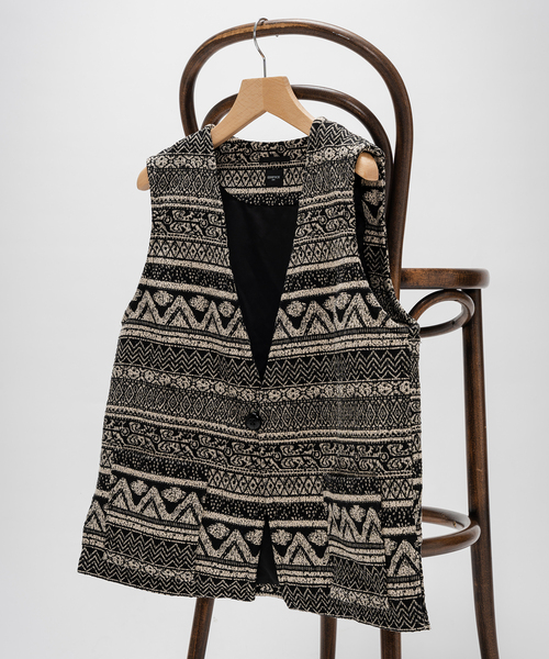 EDIFICE（エディフィス）の「ホールパターン ジャカードベスト（その他アウター・メンズ・ブラック/ブラック系その他・LARGE/MEDIUM）」の3枚目の写真