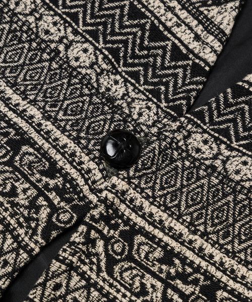 EDIFICE（エディフィス）の「ホールパターン ジャカードベスト（その他アウター・メンズ・ブラック/ブラック系その他・LARGE/MEDIUM）」の5枚目の写真