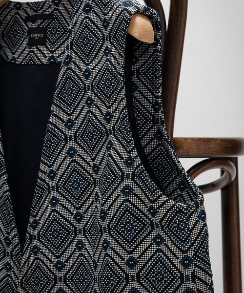 EDIFICE（エディフィス）の「ホールパターン ジャカードベスト（その他アウター・メンズ・ブラック/ブラック系その他・LARGE/MEDIUM）」の7枚目の写真