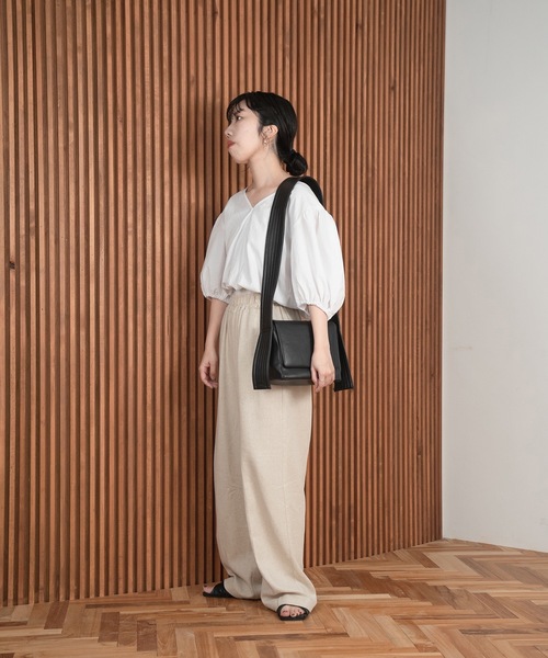 lawgy（ラウジー）の「back ribbon short blouse / バックリボンショートブラウス（シャツ/ブラウス・レディース・ホワイト/ブラック/ベージュ・FREE）」の12枚目の写真