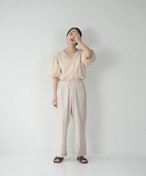 lawgy（ラウジー）の「back ribbon short blouse / バックリボンショートブラウス（シャツ/ブラウス・レディース・ホワイト/ブラック/ベージュ・FREE）」の17枚目の写真