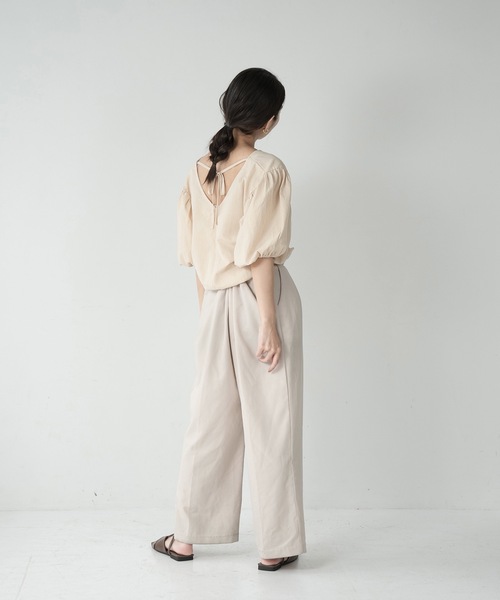 lawgy（ラウジー）の「back ribbon short blouse / バックリボンショートブラウス（シャツ/ブラウス・レディース・ホワイト/ブラック/ベージュ・FREE）」の9枚目の写真