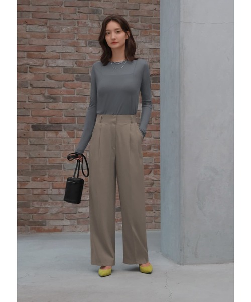 STYLE DELI（スタイルデリ）の「【シルキーシアー】インナークルーネックトップス（Tシャツ/カットソー・レディース・チャコールグレー/ホワイト系/ライトブラウン/ライトグレー・SMALL/MEDIUM）」の6枚目の写真