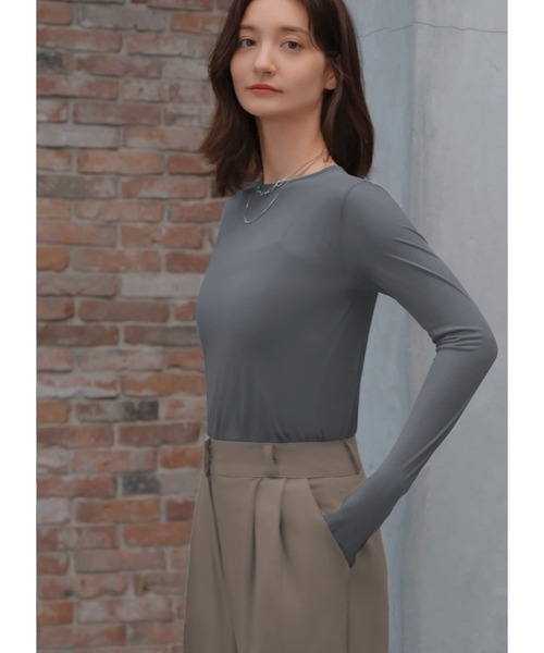 STYLE DELI（スタイルデリ）の「【シルキーシアー】インナークルーネックトップス（Tシャツ/カットソー・レディース・チャコールグレー/ホワイト系/ライトブラウン/ライトグレー・SMALL/MEDIUM）」の13枚目の写真