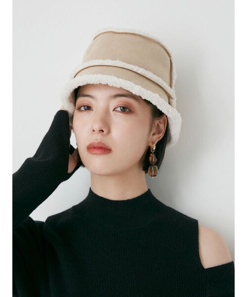 MURUA(ムルーア)の「ボア×フェイクムートンリバーシブルバケットハット(ハット・レディース・ブラック/アイボリー・FREE)」の1枚目の写真