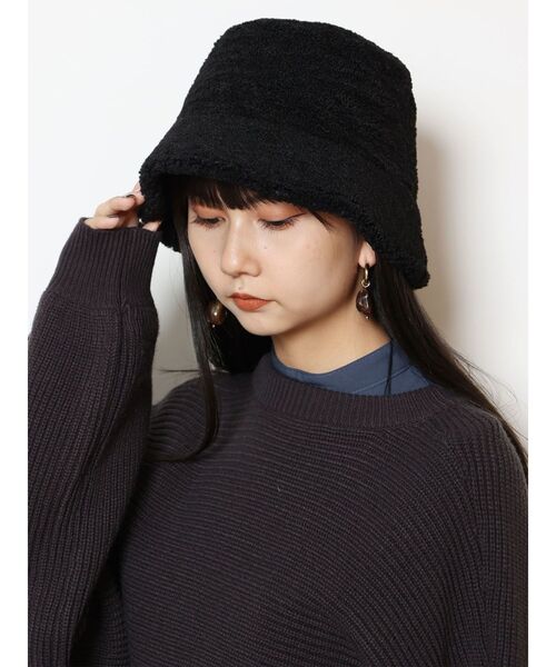 MURUA(ムルーア)の「ボア×フェイクムートンリバーシブルバケットハット(ハット・レディース・ブラック/アイボリー・FREE)」の6枚目の写真