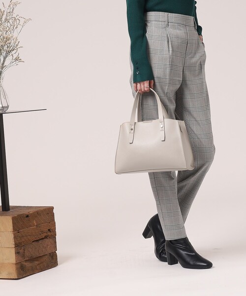 SHOO・LA・RUE（シューラルー）の「◆【セレモニー】センターポケットトートバッグ（トートバッグ・レディース・グレー/アイボリー/ブラック・00）」の16枚目の写真