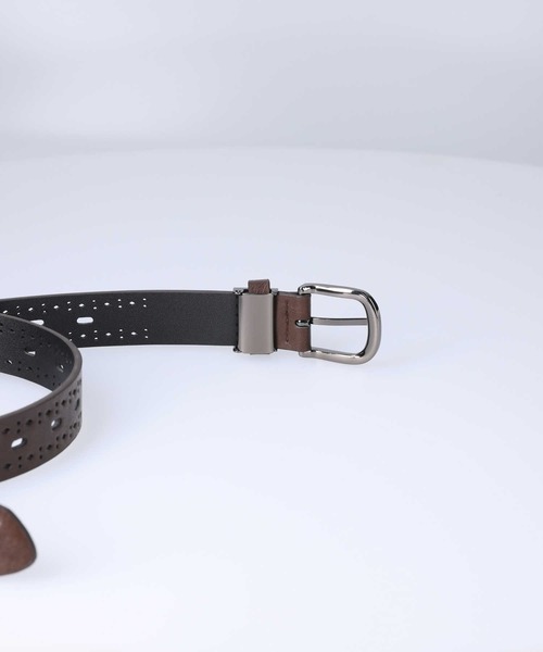 Right-on(ライトオン)の「30タテパンチングベルト(ベルト・レディース・ブラウン/ブラック・フリー)」の3枚目の写真