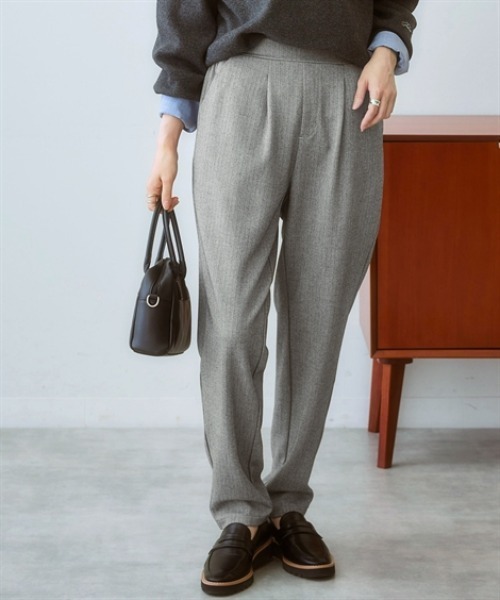 nissen(ニッセン)の「両面起毛タックテーパードパンツ(ストレッチ素材)(スラックス・レディース・アイボリー/ネイビー系/グリーン/ブラック/ブラウン系/ブラック系1/グレー系1/ブラウン系1/ベージュ系1・S/M/LL/L/3L)」の4枚目の写真