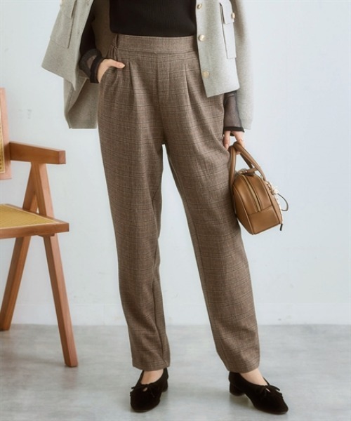 nissen(ニッセン)の「両面起毛タックテーパードパンツ(ストレッチ素材)(スラックス・レディース・アイボリー/ネイビー系/グリーン/ブラック/ブラウン系/ブラック系1/グレー系1/ブラウン系1/ベージュ系1・S/M/LL/L/3L)」の7枚目の写真