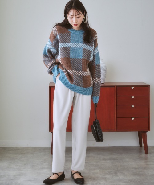 nissen(ニッセン)の「両面起毛タックテーパードパンツ(ストレッチ素材)(スラックス・レディース・アイボリー/ネイビー系/グリーン/ブラック/ブラウン系/ブラック系1/グレー系1/ブラウン系1/ベージュ系1・S/M/LL/L/3L)」の10枚目の写真