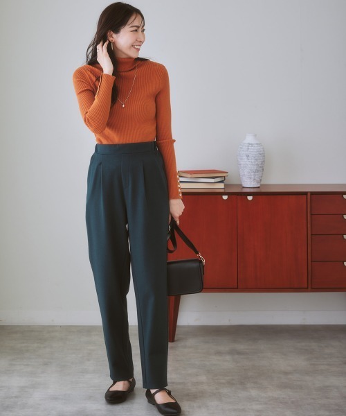 nissen(ニッセン)の「両面起毛タックテーパードパンツ(ストレッチ素材)(スラックス・レディース・アイボリー/ネイビー系/グリーン/ブラック/ブラウン系/ブラック系1/グレー系1/ブラウン系1/ベージュ系1・S/M/LL/L/3L)」の22枚目の写真