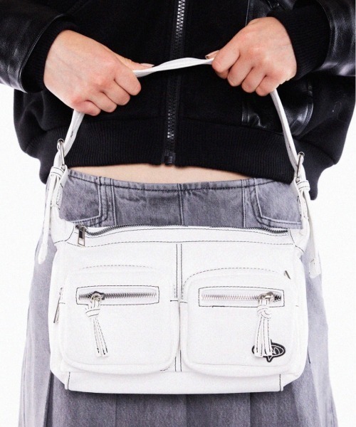 Basic Pleasure Mode(ベーシックプレジャーモード)の「ストリートファッション Y2Kファッション Basic Pleasure Mode ベーシックプレジャーモード WHITE RUSSIAN SHOULDER BAG バッグ ショルダーバッグ エアポッズポケット エアポッズ ポーチ フェイクレザー 肩掛けバッグ ファッション小物(ショルダーバッグ・レディース・ホワイト・ONE SIZE)」の3枚目の写真