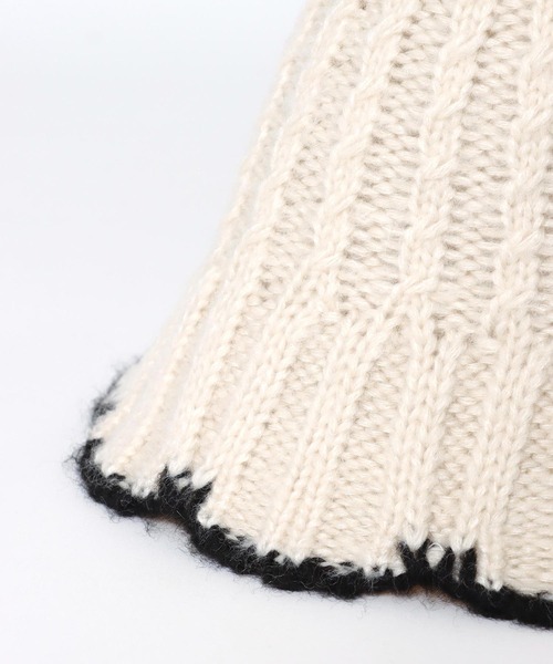 Three Four Time（ｽﾘｰﾌｫｰﾀｲﾑ）の「ケーブル編みニットバケットハット（ハット・レディース・ブラック/ライトベージュ・FREE）」の5枚目の写真