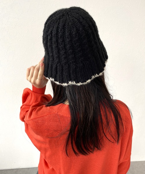 Three Four Time（ｽﾘｰﾌｫｰﾀｲﾑ）の「ケーブル編みニットバケットハット（ハット・レディース・ブラック/ライトベージュ・FREE）」の16枚目の写真