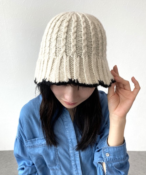 Three Four Time（ｽﾘｰﾌｫｰﾀｲﾑ）の「ケーブル編みニットバケットハット（ハット・レディース・ブラック/ライトベージュ・FREE）」の14枚目の写真