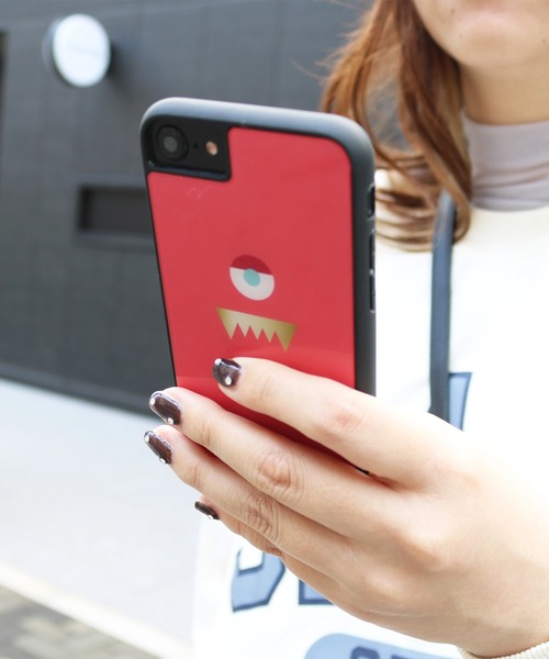 ACCOMMODE(アコモデ)の「【WEB限定】モンスター 背面アクリルiPhoneケース 6-8/SE対応(スマホケース/カバー・レディース・グレー/ネイビー/グリーン/ピンク/パープル/ブラウン・iPhone 7/8/SE(第2/第3世代))」の6枚目の写真