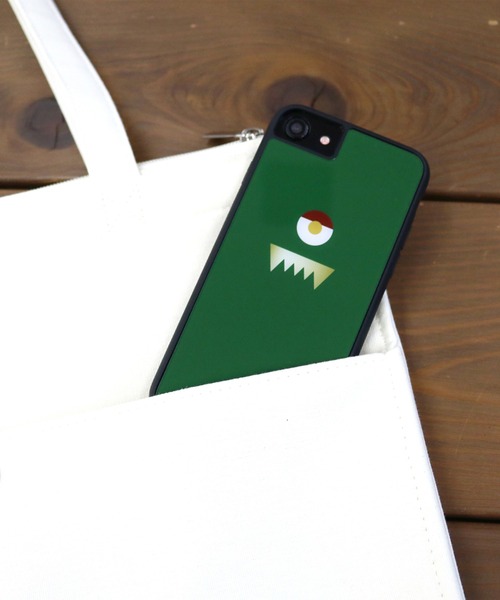 ACCOMMODE(アコモデ)の「【WEB限定】モンスター 背面アクリルiPhoneケース 6-8/SE対応(スマホケース/カバー・レディース・グレー/ネイビー/グリーン/ピンク/パープル/ブラウン・iPhone 7/8/SE(第2/第3世代))」の3枚目の写真