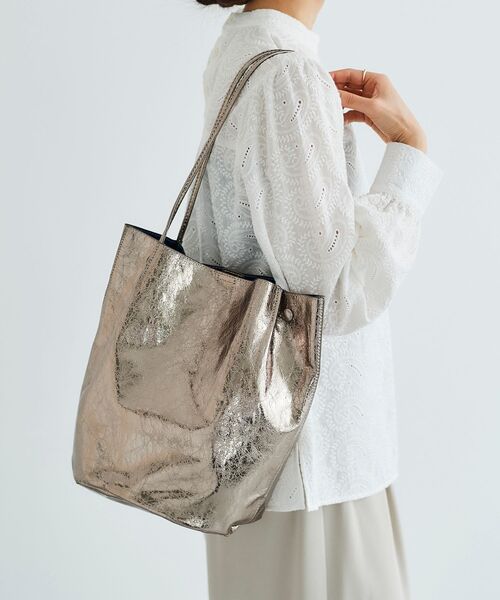 le.coeur blanc（ルクールブラン）の「メタリックトートバッグ（トートバッグ・レディース・ゴールド/シルバー・FREE）」の9枚目の写真