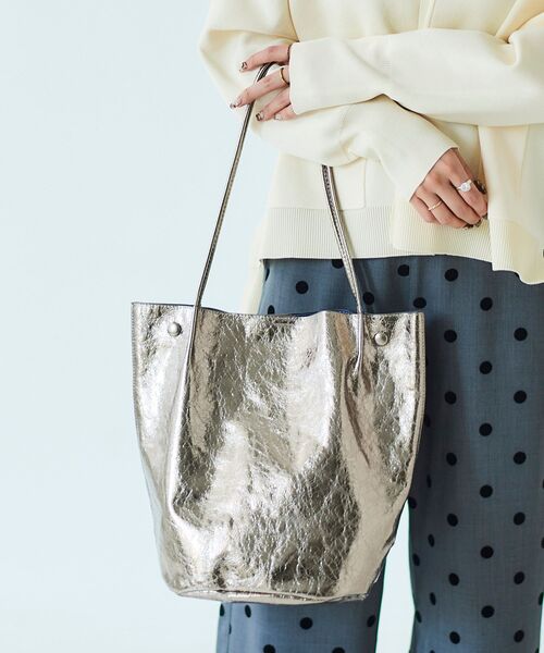 le.coeur blanc（ルクールブラン）の「メタリックトートバッグ（トートバッグ・レディース・ゴールド/シルバー・FREE）」の11枚目の写真