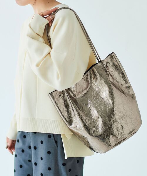 le.coeur blanc（ルクールブラン）の「メタリックトートバッグ（トートバッグ・レディース・ゴールド/シルバー・FREE）」の14枚目の写真