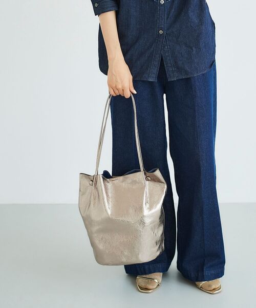 le.coeur blanc（ルクールブラン）の「メタリックトートバッグ（トートバッグ・レディース・ゴールド/シルバー・FREE）」の16枚目の写真