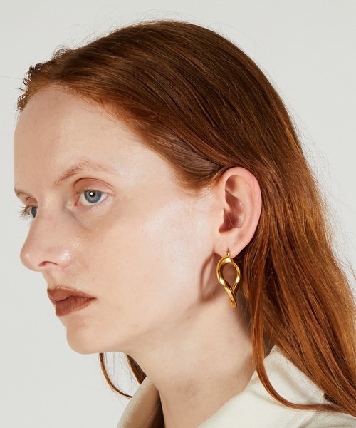 PRANK PROJECT(プランクプロジェクト)の「カーブチェーンピアス / Curve Chain Earrings(ピアス(両耳用)・レディース・シルバー/ゴールド・FREE)」の9枚目の写真