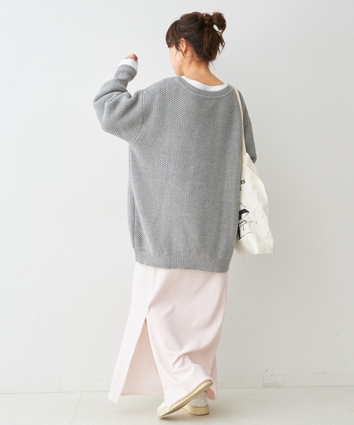 Spick & Span(スピックアンドスパン)の「タック編みオーバサイズニット(ニット/セーター・レディース・ホワイト/グレー・FREE)」の3枚目の写真