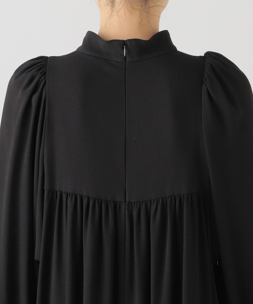 VERMEIL par iena（ヴェルメイユパーイエナ）の「《追加2》アセテートバックサテンジョーゼットワンピース（ワンピース・レディース・ブラック/ネイビー・FREE）」の15枚目の写真