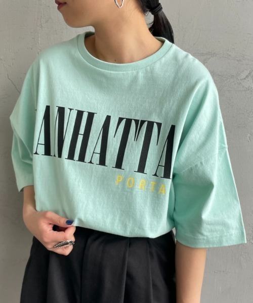Manhattan Portage（マンハッタンポーテージ）の「[MANHATTAN PORTAGE/マンハッタンポーテージ] 別注 ショート丈プリントTシャツ（Tシャツ/カットソー・レディース・ネイビー/イエロー/ホワイト/ライム・F）」の2枚目の写真