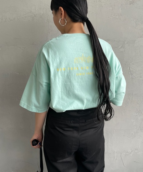 Manhattan Portage（マンハッタンポーテージ）の「[MANHATTAN PORTAGE/マンハッタンポーテージ] 別注 ショート丈プリントTシャツ（Tシャツ/カットソー・レディース・ネイビー/イエロー/ホワイト/ライム・F）」の10枚目の写真