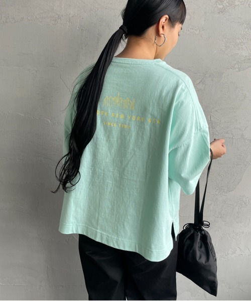 Manhattan Portage（マンハッタンポーテージ）の「[MANHATTAN PORTAGE/マンハッタンポーテージ] 別注 ショート丈プリントTシャツ（Tシャツ/カットソー・レディース・ネイビー/イエロー/ホワイト/ライム・F）」の15枚目の写真