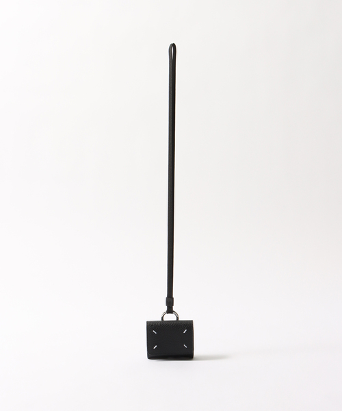 Maison Margiela（メゾンマルジェラ）の「【MAISON MARGIELA / メゾン マルジェラ】AirPods Case Pro with Cl（その他小物・メンズ・ブラック・FREE）」の2枚目の写真