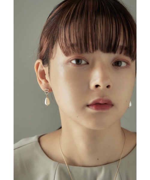 niana（ニアナ）の「ビジュードロップパールピアス 結婚式 お呼ばれ 成人式 アクセサリー（ピアス（両耳用）・レディース・シルバー/ゴールド・FREE）」の5枚目の写真