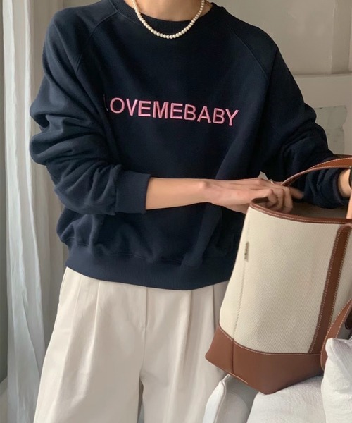LYEON（リヨン）の「LOVEMEBABYロゴ刺繍裏毛スウェット（スウェット・レディース・グレー/ネイビー/ピンク・FREE）」の2枚目の写真