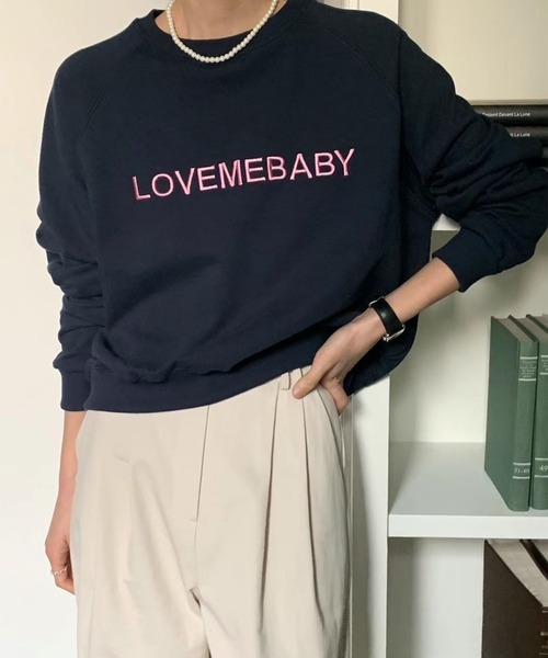 LYEON（リヨン）の「LOVEMEBABYロゴ刺繍裏毛スウェット（スウェット・レディース・グレー/ネイビー/ピンク・FREE）」の6枚目の写真